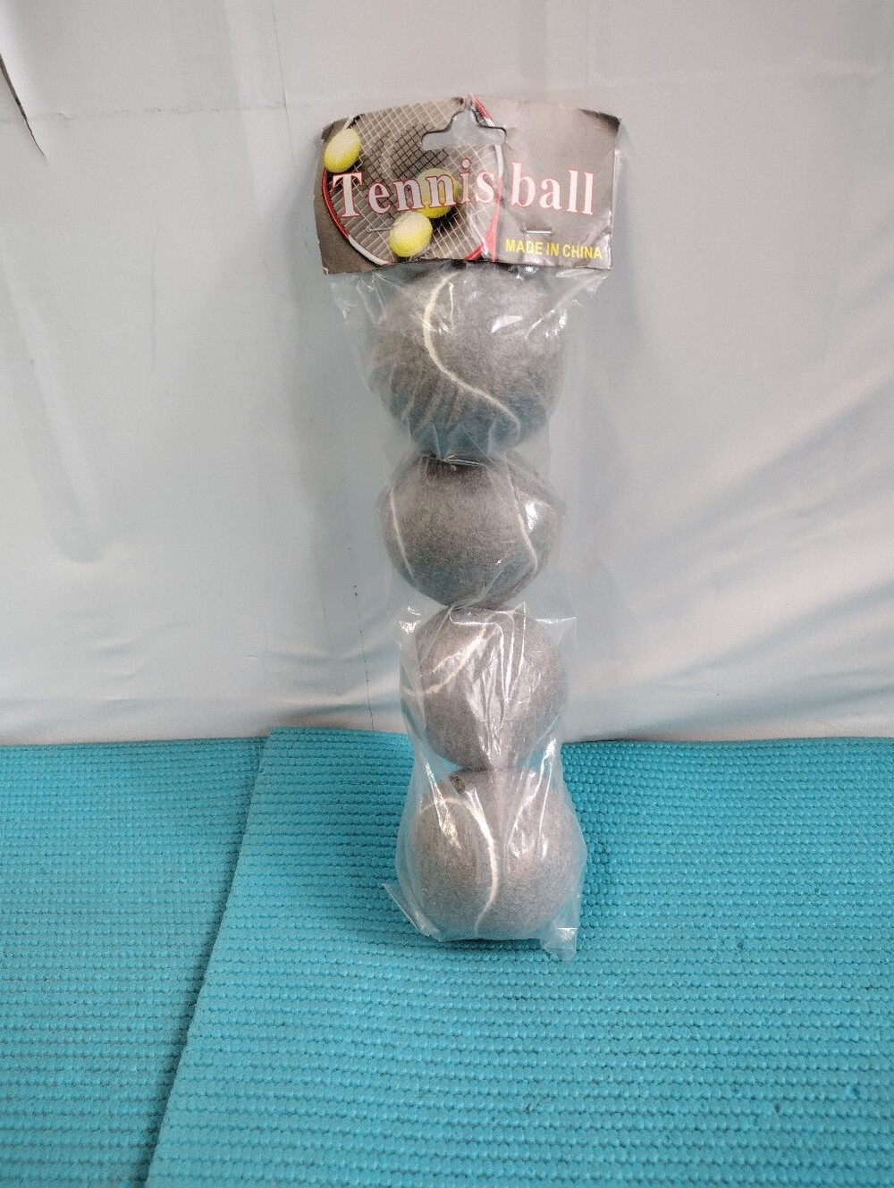 Pack of 4 Gray Tennis Balls